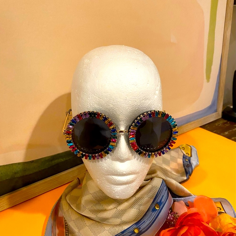 Multicolor Round Sunglasses - Picture 3 of 7